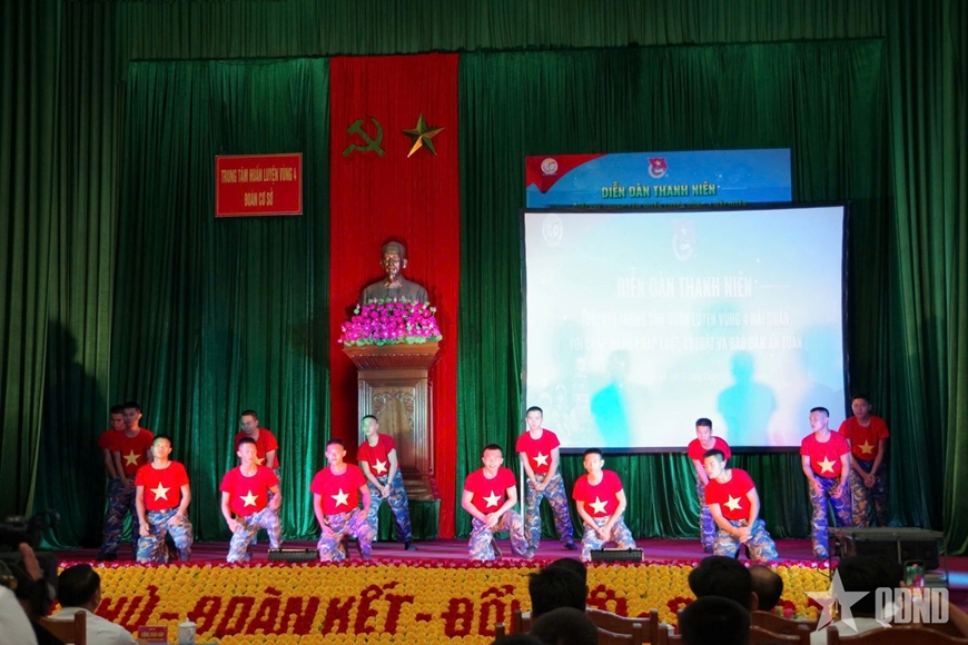 Tuổi trẻ Trung tâm Huấn luyện Vùng 4 Hải quân cam kết chấp hành nghiêm pháp luật, kỷ luật